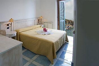 Isolabella Hotel Ventotene Esterno foto