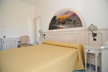 Isolabella Hotel Ventotene Esterno foto