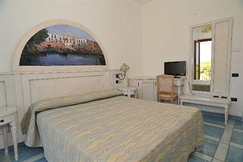 Isolabella Hotel Ventotene Esterno foto